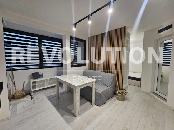 Дава се под наем Двустаен апартамент в Варна, Автогара - 29 кв.м за 378.93 € - Снимка #1