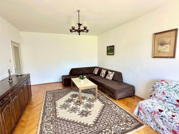 Дава се под наем Тристаен апартамент в София, Гоце Делчев - 106 кв.м за 718.08 € - Снимка #1