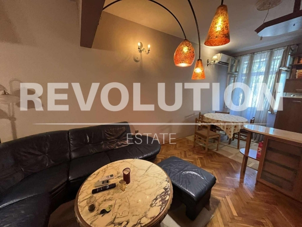 Дава се под наем Тристаен апартамент в Варна, Колхозен пазар - 87 кв.м за 500 € - Снимка #1