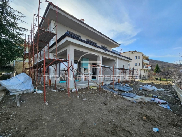 Къща в с. Марково, Област Пловдив - 250 кв.м за 714 €/кв.м - Снимка #1