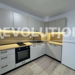 Дава се под наем Двустаен апартамент в Варна, Център - 75 кв.м за 618.12 € - Снимка #1