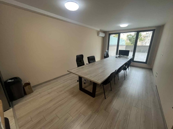 Дава се под наем Двустаен апартамент в София, Дианабад - 85 кв.м за 799 € - Снимка #1