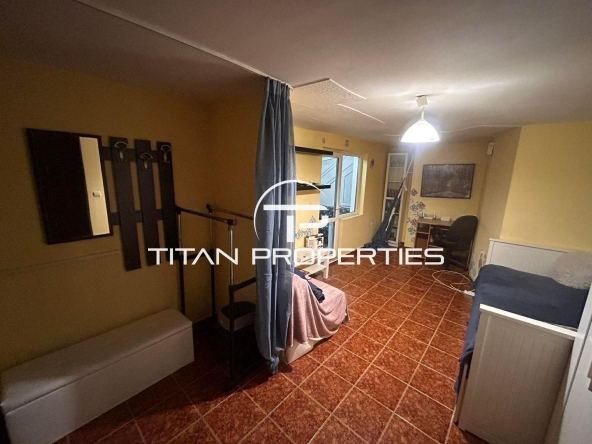 Дава се под наем Едностаен апартамент в Варна, Център - 30 кв.м за 298.86 € - Снимка #1