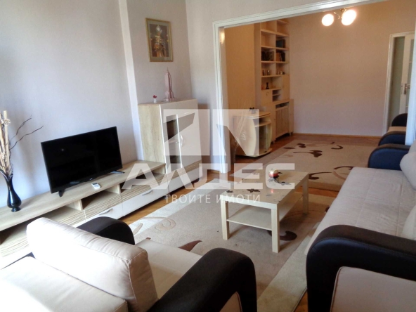 Дава се под наем Двустаен апартамент в София, Център - 95 кв.м за 1196.97 € - Снимка #1