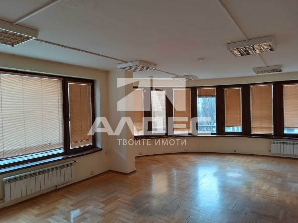 Дава се под наем Офис в София, Лозенец - 106 кв.м за 797.64 € - Снимка #1