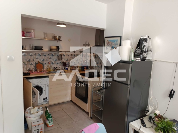 Дава се под наем Тристаен апартамент в София, Лозенец - 75 кв.м за 877.71 € - Снимка #1