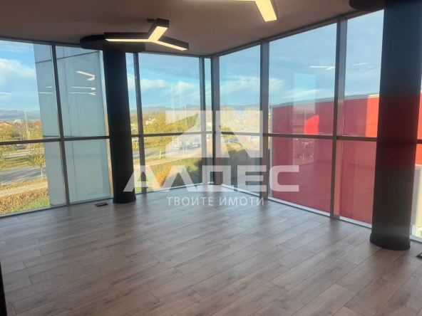 Дава се под наем Офис в София, Враждебна - 39 кв.м за 438.6 € - Снимка #1