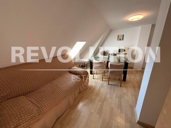 Дава се под наем Двустаен апартамент в Варна, ЖП Гара - 50 кв.м за 398.82 € - Снимка #1