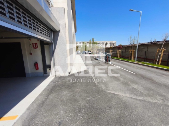 Дава се под наем Гараж / Паркомясто в София, Банишора - 28 кв.м за 298.86 € - Снимка #1