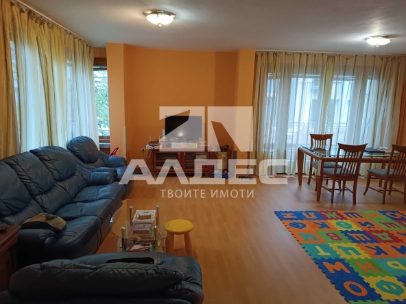 Тристаен апартамент в София, Център - 125 кв.м за 2069 €/кв.м - Снимка #1