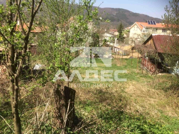 Парцел в с. Владая, Област София-град - 1096 кв.м за 100 €/кв.м - Снимка #1