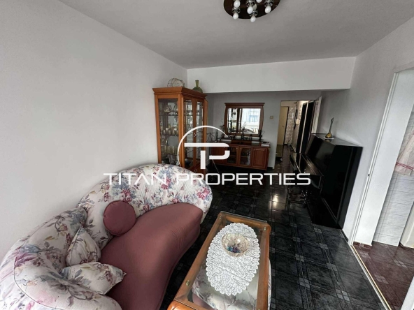 Дава се под наем Тристаен апартамент в Варна, Зимно кино Тракия - 100 кв.м за 562 € - Снимка #1