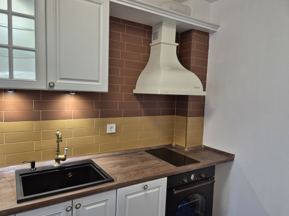 Дава се под наем Тристаен апартамент в София, Карпузица - 110 кв.м за 890 € - Снимка #1