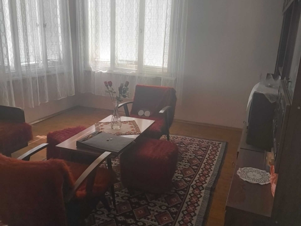 Къща в с. Кадиево, Област Пловдив - 180 кв.м за 275 €/кв.м - Снимка #1