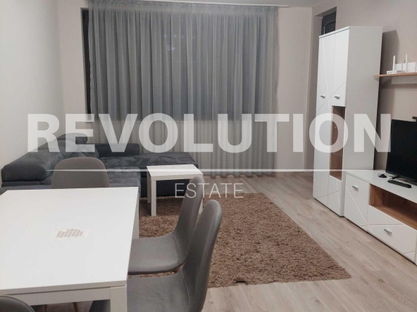 Дава се под наем Тристаен апартамент в Варна, Младост 1 - 87 кв.м за 700 € - Снимка #1