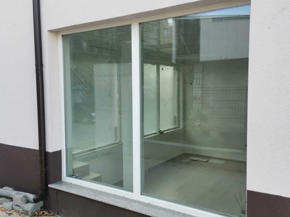 Дава се под наем Офис в Благоевград, Струмско - 38 кв.м за 229.5 € - Снимка #1