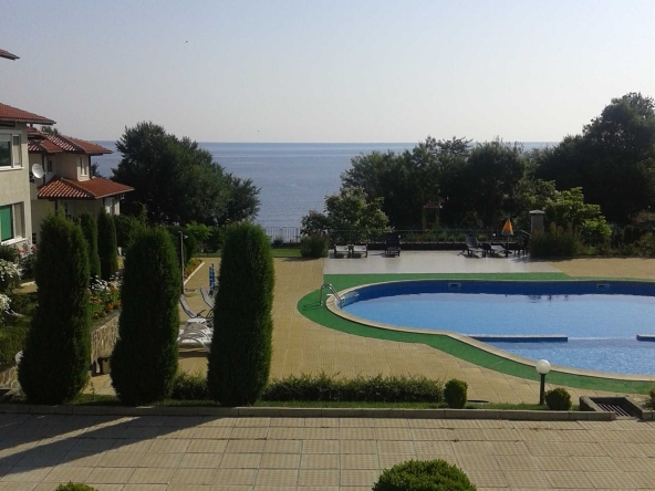 Тристаен апартамент в Русе, Център - 110 кв.м за 696 €/кв.м - Снимка #1