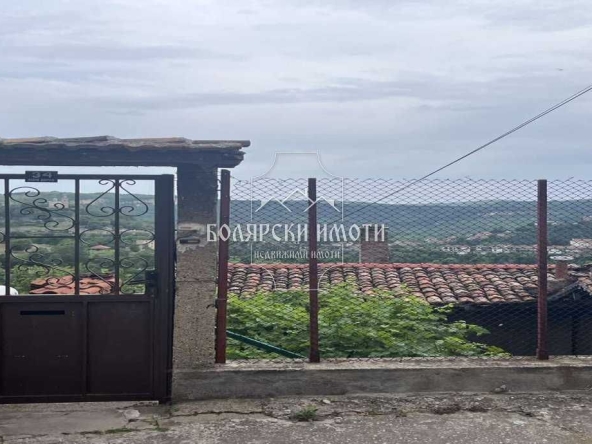 Етаж от къща в Велико Търново, Стара част - 45 кв.м за 1112 €/кв.м - Снимка #1