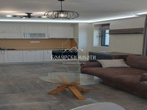 Дава се под наем Тристаен апартамент в Велико Търново, Картала - 85 кв.м за 665 € - Снимка #1