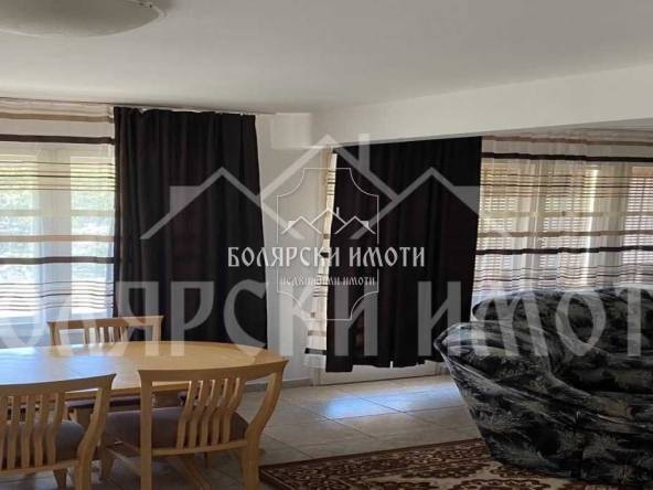 Дава се под наем Тристаен апартамент в Велико Търново, Център - 110 кв.м за 383.52 € - Снимка #1