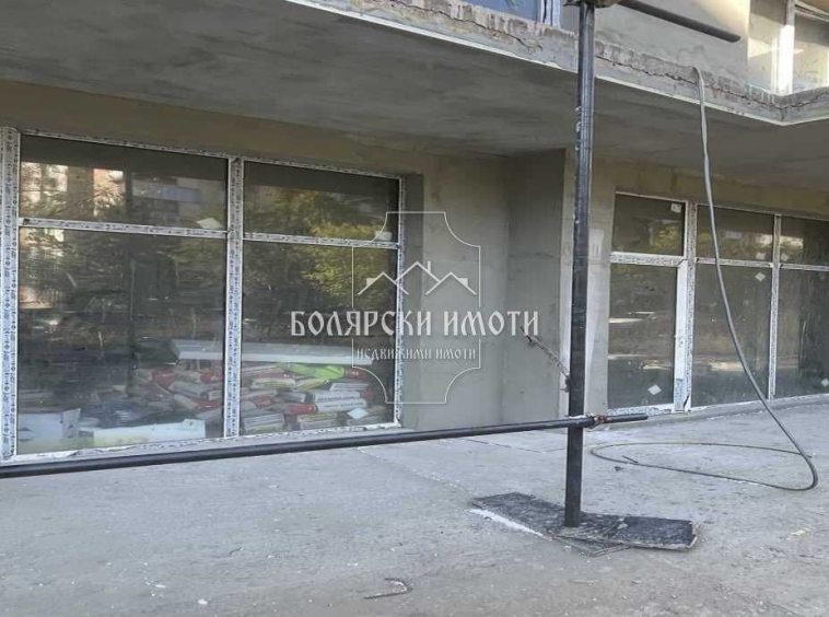 Магазин в Велико Търново, Бузлуджа - 60 кв.м за 1057 €/кв.м - Снимка #1