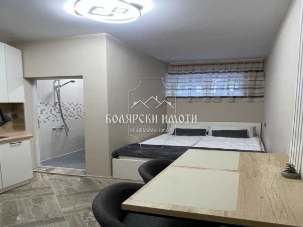 Дава се под наем Едностаен апартамент в Велико Търново, Център - 17 кв.м за 200 € - Снимка #1