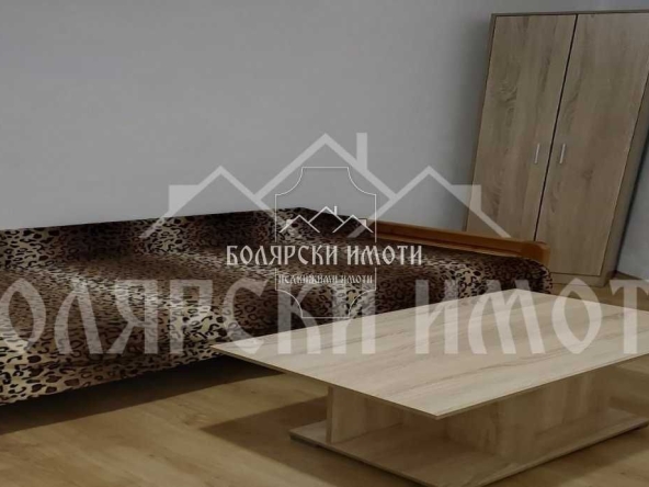 Дава се под наем Едностаен апартамент в Велико Търново, Бузлуджа - 20 кв.м за 153 € - Снимка #1