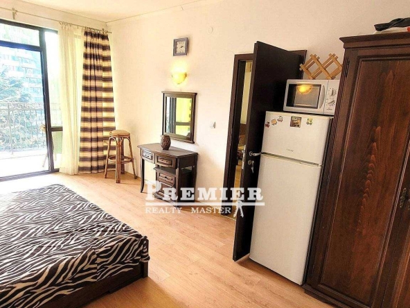 Двустаен апартамент в к.к. Слънчев бряг - 87 кв.м за 525 €/кв.м - Снимка #1
