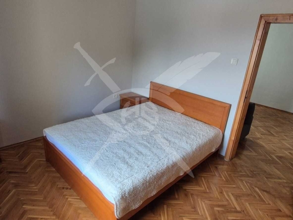 Дава се под наем Тристаен апартамент в Самоков - 90 кв.м за 498.27 € - Снимка #1