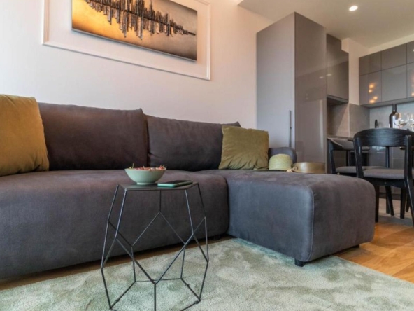 Дава се под наем Двустаен апартамент в София, Кръстова вада - 75 кв.м за 648.21 € - Снимка #1