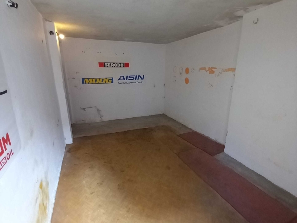 Дава се под наем Гараж / Паркомясто в Бургас, Лазур - 15 кв.м за 40.8 € - Снимка #1