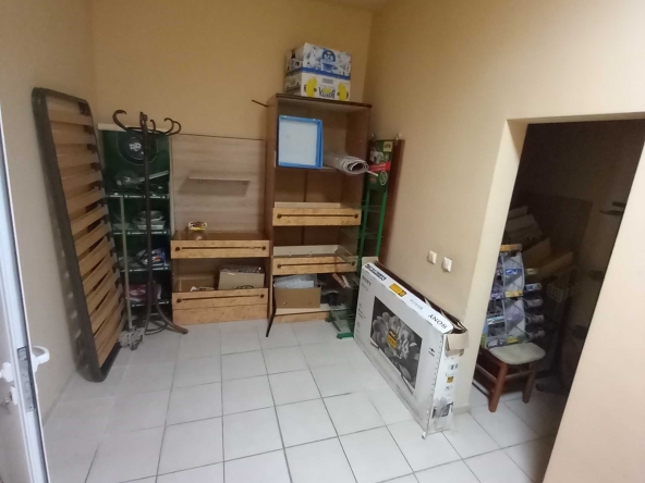 Дава се под наем Магазин в Бургас, Меден рудник - зона Г - 70 кв.м за 200 € - Снимка #1
