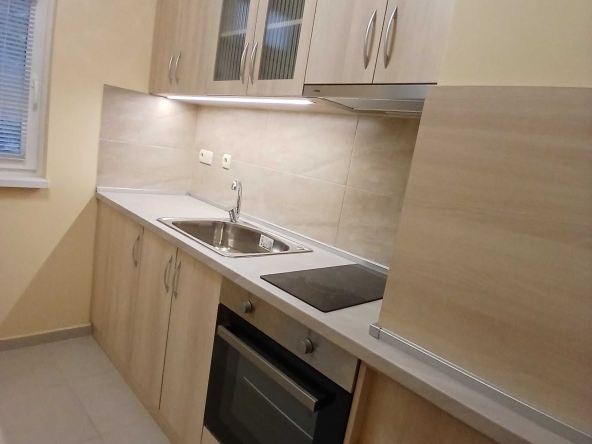 Дава се под наем Четиристаен апартамент в Стара Загора, Център - 90 кв.м за 357 € - Снимка #1