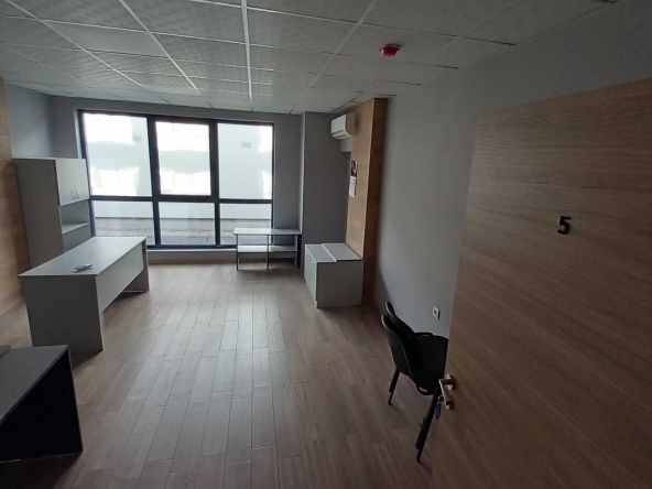 Дава се под наем Офис в Бургас, Изгрев - 40 кв.м за 140 € - Снимка #1
