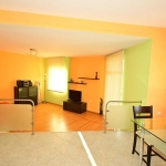 Дава се под наем Тристаен апартамент в Перник, Димова махала - 96 кв.м за 459 € - Снимка #1