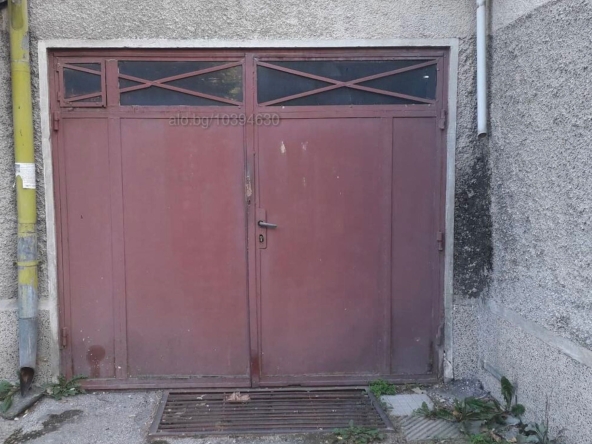 Дава се под наем Гараж / Паркомясто в Шумен, Болницата - 21 кв.м за 1122 € - Снимка #1