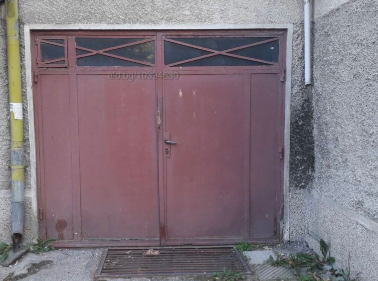 Дава се под наем Гараж / Паркомясто в Шумен, Болницата - 21 кв.м за 1122 € - Снимка #1