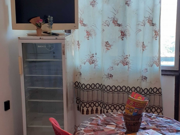 Дава се под наем Двустаен апартамент в Ямбол, Боровец - 68 кв.м за 229.5 € - Снимка #1