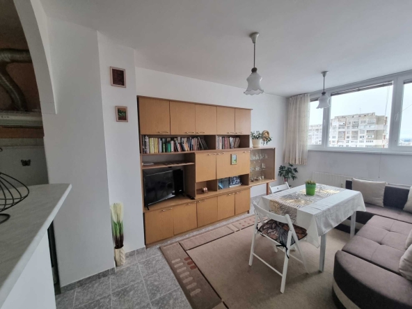 Дава се под наем Двустаен апартамент в София, Надежда 2 - 80 кв.м за 408 € - Снимка #1