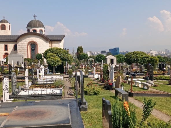 Парцел в София, Лозенец - 6 кв.м за 1700 €/кв.м - Снимка #1