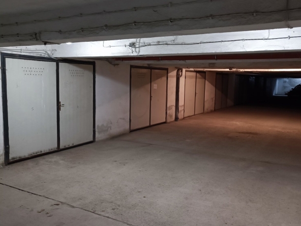 Дава се под наем Гараж / Паркомясто в Стара Загора, Опълченски - 25 кв.м за 76.5 € - Снимка #1