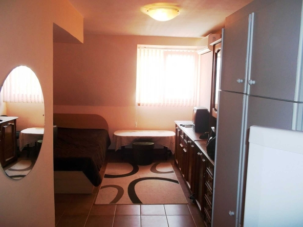 Дава се под наем Едностаен апартамент в Варна, Левски - 42 кв.м за 219.3 € - Снимка #1