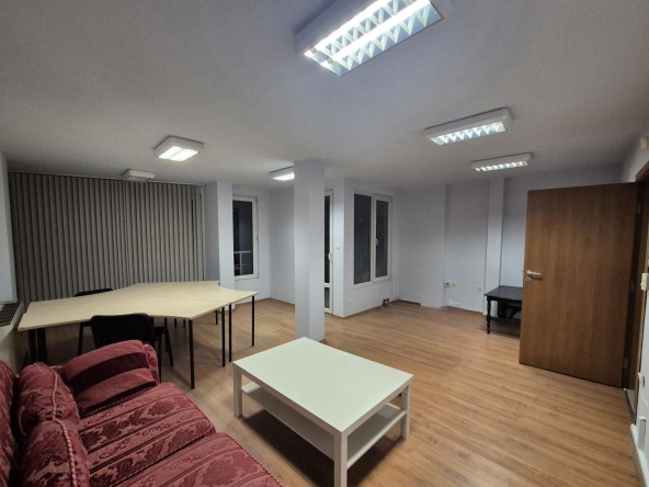 Дава се под наем Офис в София, Оборище - 90 кв.м за 800 € - Снимка #1