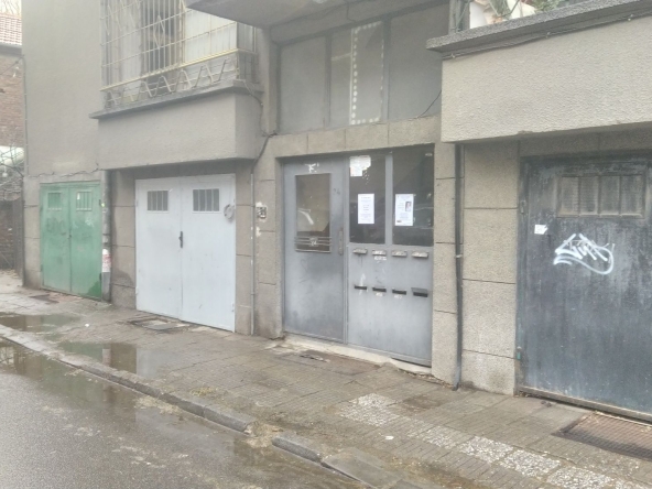 Дава се под наем Гараж / Паркомясто в Пловдив, Кючук Париж - 18 кв.м за 102 € - Снимка #1