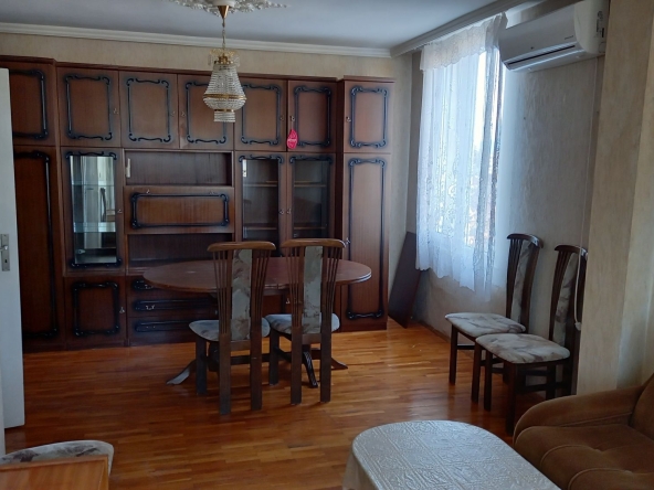 Дава се под наем Двустаен апартамент в Севлиево - 65 кв.м за 204 € - Снимка #1