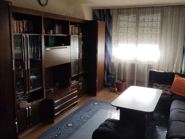 Четиристаен апартамент в Казанлък - 75 кв.м за 1107 €/кв.м - Снимка #1