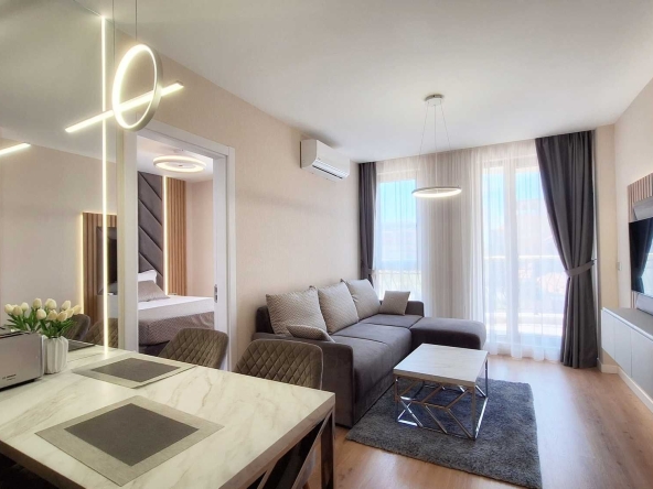 Дава се под наем Тристаен апартамент в к.к. Слънчев бряг - 66 кв.м за 800 € - Снимка #1