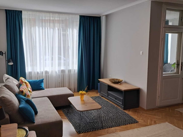 Дава се под наем Тристаен апартамент в София, Лозенец - 103 кв.м за 750 € - Снимка #1