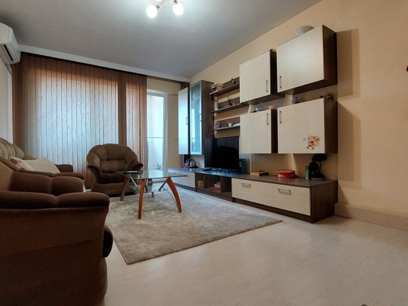 Тристаен апартамент в Пазарджик, Център - 87 кв.м за 989 €/кв.м - Снимка #1