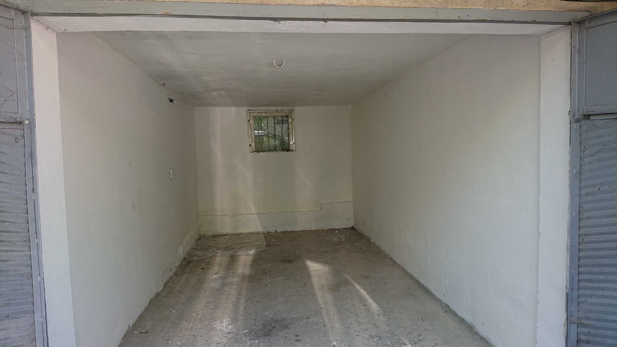 Дава се под наем Гараж / Паркомясто в Шумен, Център - 16 кв.м за 51 € - Снимка #1